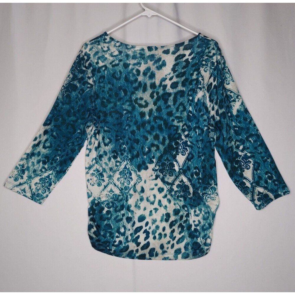 Chicos Top Womens Medium 2 Teal Blue Animal Ruched Stretch Knit 3/4 Scoop‎ Neck - Picture 2 of 8